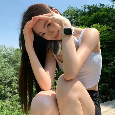 左撇子女人